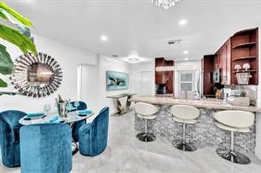 Residential complexes in Oakland Park, Broward County