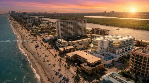 Residential complexes in Hollywood, Broward County