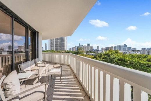 Kamienica w Aventura, Miami-Dade County