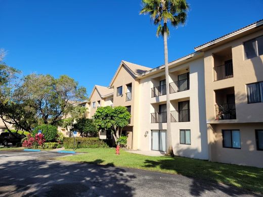 Residential complexes in Coral Springs, Broward County