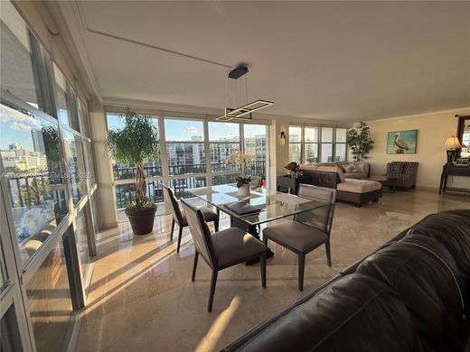 Komplex apartman Hallandale Beach, Broward County