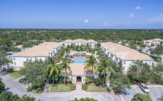 Residential complexes in Palm Beach Gardens, Palm Beach