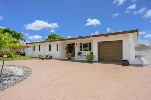 Villa in Hialeah, Miami-Dade
