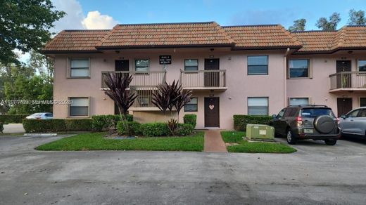 Edificio en Pembroke Pines, Broward County