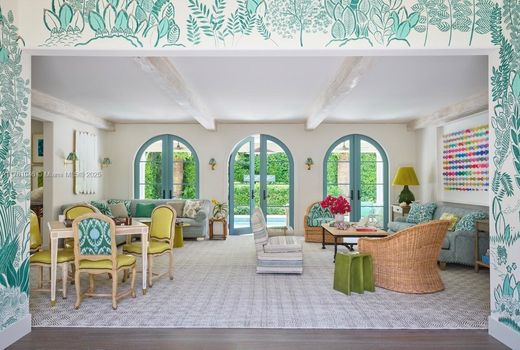 Villa for sale in Miami