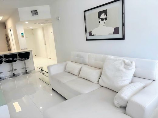 Residential complexes in Miami Beach, Miami-Dade
