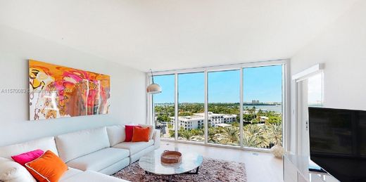 Residential complexes in Bal Harbour, Miami-Dade