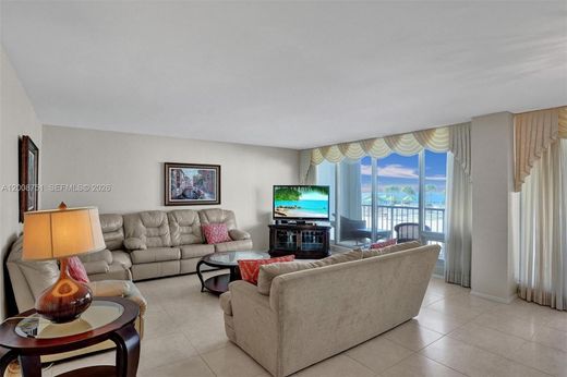 Residential complexes in Fort Lauderdale, Broward County