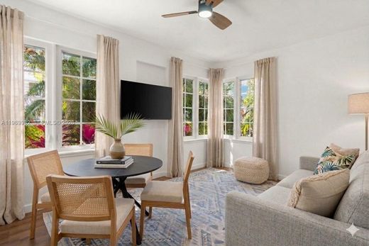 Residential complexes in Miami Beach, Miami-Dade