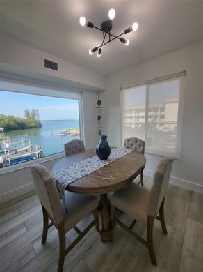 Longboat Key, Manatee Countyのアパートメント・コンプレックス