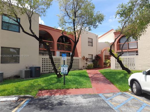 Residential complexes in Miami, Miami-Dade