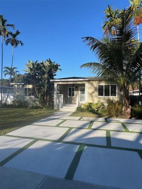Villa in Miami Springs, Miami-Dade County