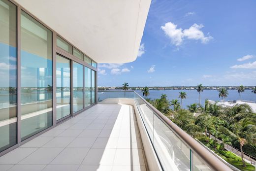 Residential complexes in West Palm Beach, Palm Beach
