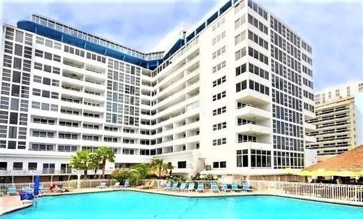 Residential complexes in Fort Lauderdale, Broward County