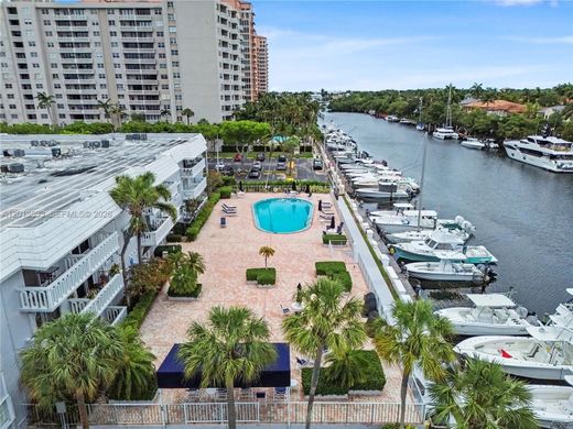 Wohnkomplexe in Coral Gables, Miami-Dade County