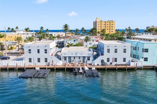 Residential complexes in Hollywood, Broward County