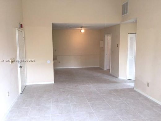 Complesso residenziale a Hialeah, Miami-Dade County