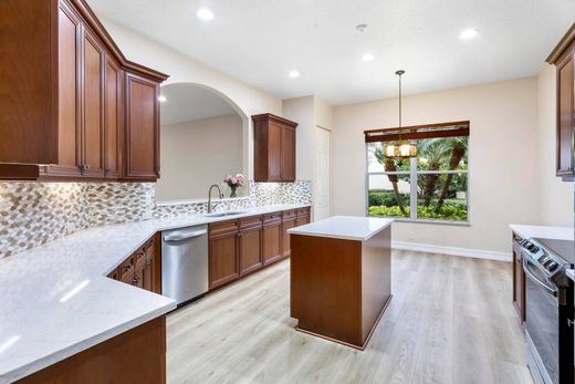 Residential complexes in West Palm Beach, Palm Beach