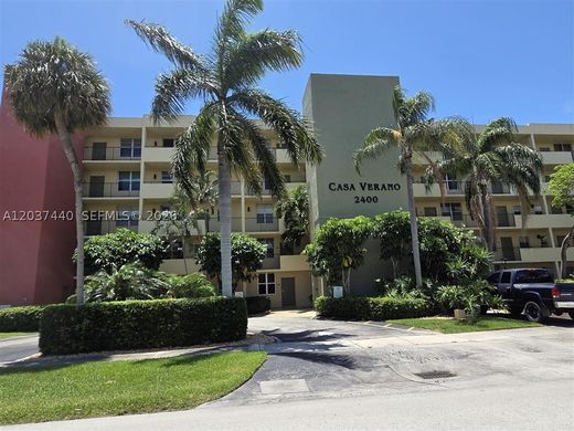 Residential complexes in Pompano Beach, Broward County