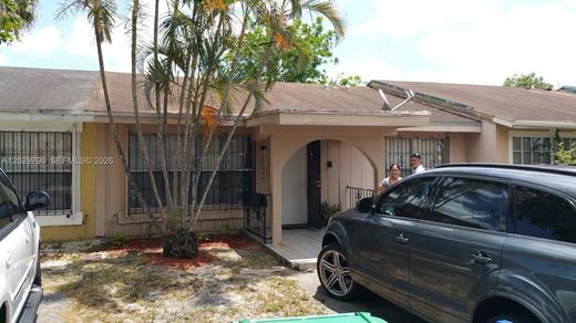 Casa di città a Miami Gardens, Miami-Dade County