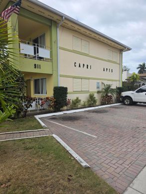 Residential complexes in Lake Worth, Palm Beach