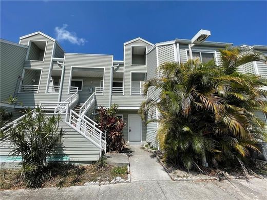 Oakland Park, Broward Countyのアパートメント・コンプレックス