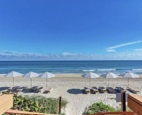 Residential complexes in Palm Beach, Florida
