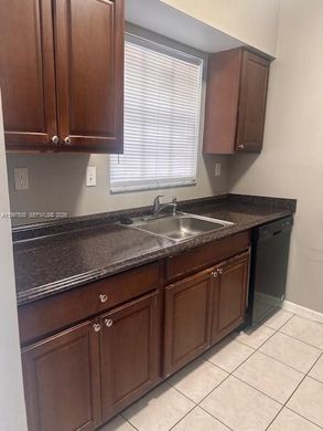 Residential complexes in Pembroke Pines, Broward County
