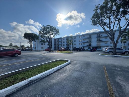 Residential complexes in Miami Terrace Mobile Home, Miami-Dade