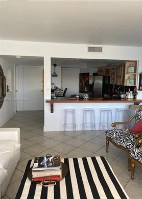 Residential complexes in North Miami, Miami-Dade