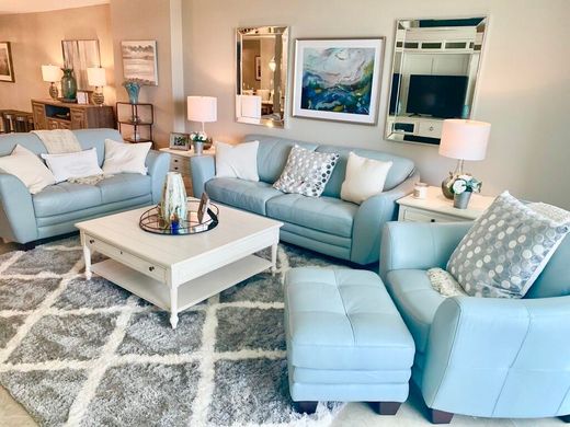 Residential complexes in Palm Beach Shores, Palm Beach