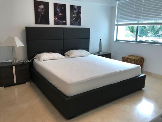 Residential complexes in Miami Beach, Miami-Dade
