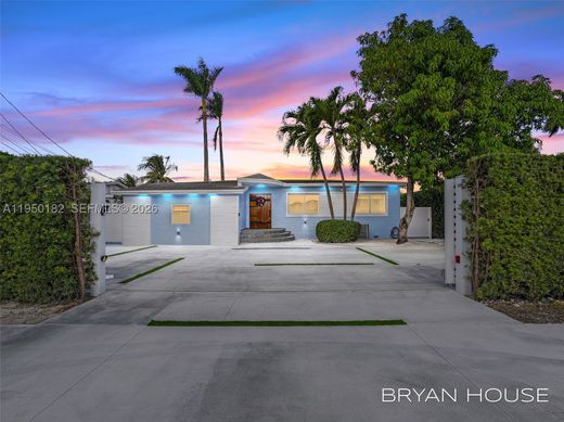 Вилла, Miami Heights Trailer Park, Miami-Dade County