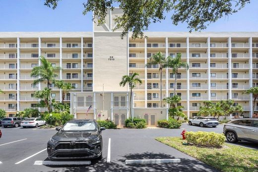 Residential complexes in Delray Beach, Palm Beach
