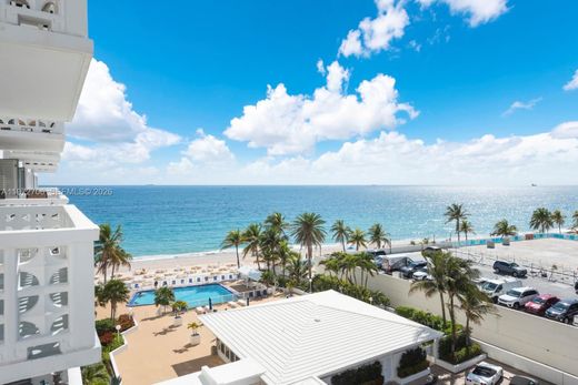 Residential complexes in Fort Lauderdale, Broward County