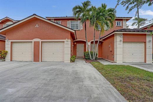 Stadswoning in Pembroke Pines, Broward County