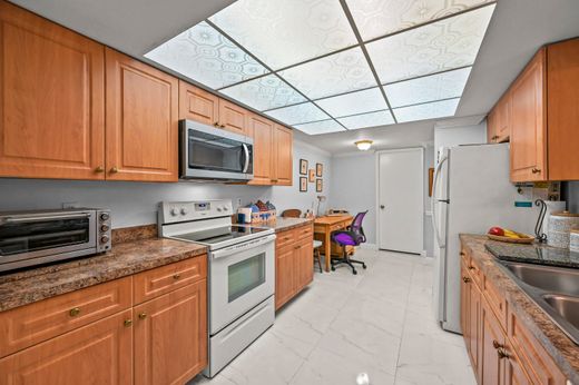 Residential complexes in Delray Beach, Palm Beach