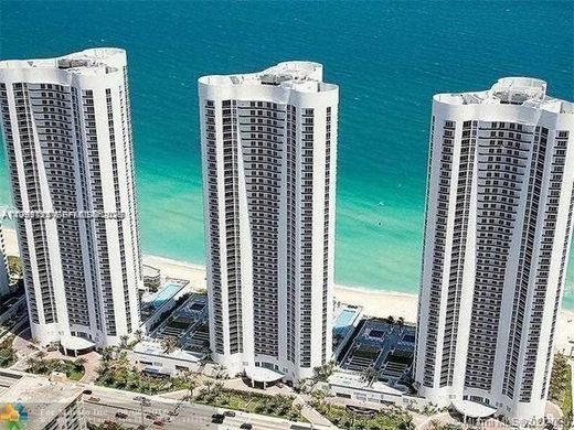 Residential complexes in Sunny Isles Beach, Miami-Dade
