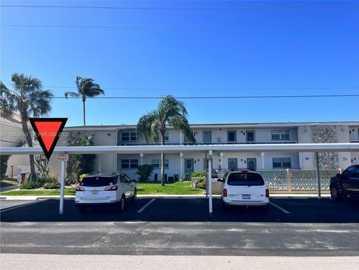 Residential complexes in Cape Coral, Lee County