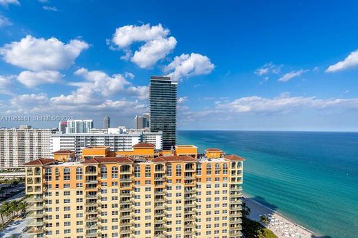 Residential complexes in Hallandale, Broward County