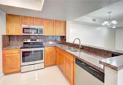 公寓楼  Coral Springs, Broward County