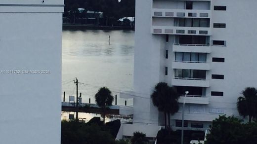 Komplex apartman Miami Beach, Miami-Dade County