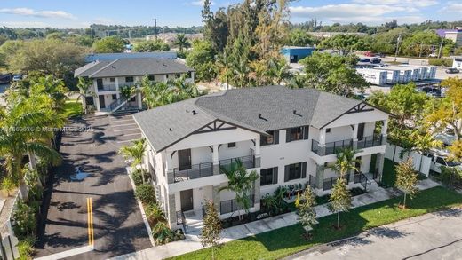 Residential complexes in Davie, Broward County