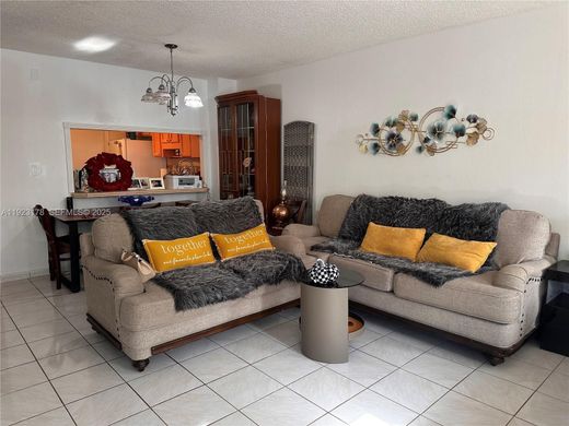 Complesso residenziale a Hallandale Beach, Broward County
