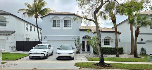 Villa in Pembroke Pines, Broward County