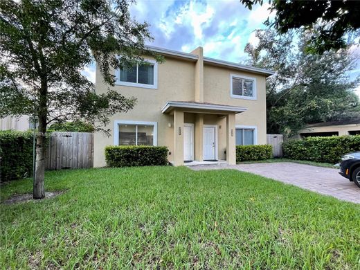 Townhouse in Miami Heights Trailer Park, Miami-Dade