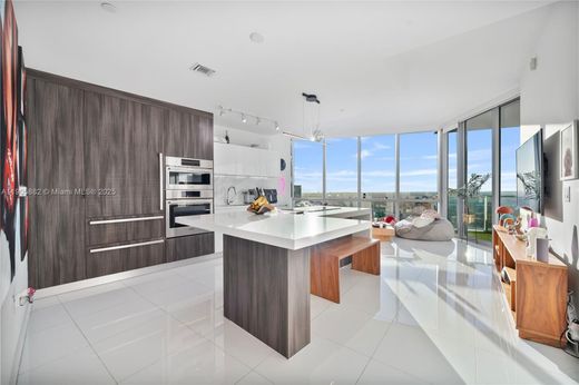 Complesso residenziale a Miami, Miami-Dade County