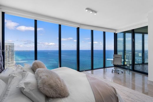 Complexes résidentiels à Sunny Isles Beach, Comté de Miami-Dade