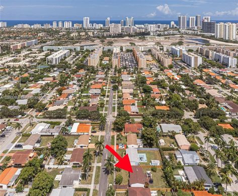 Villa in Hallandale, Broward County