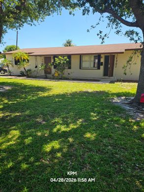 Residential complexes in West Palm Beach, Palm Beach